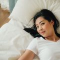 Farbpsychologie im Schlafzimmer: Feng Shui Empfehlungen für erholsamen Schlaf