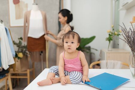 Raumgestaltung für Säuglinge und Kleinkinder: Sicherheit und Geborgenheit durch Feng Shui