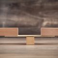 Materialauswahl nach Feng Shui: Holz, Metall, Glas und ihre Wirkung auf das Raumklima