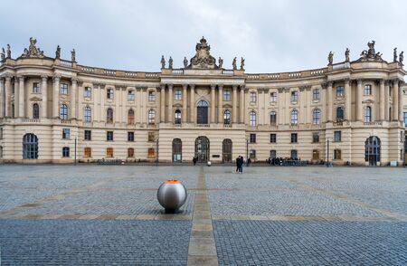 Der Eingang als Visitenkarte: Psychologie und soziale Aspekte der Energieschleuse